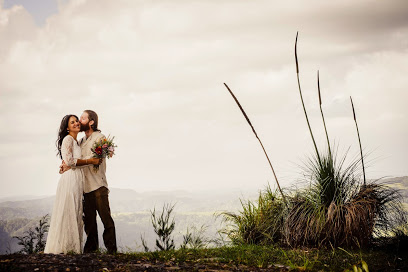 Shiney Lee Hensby Wedding Celebrant